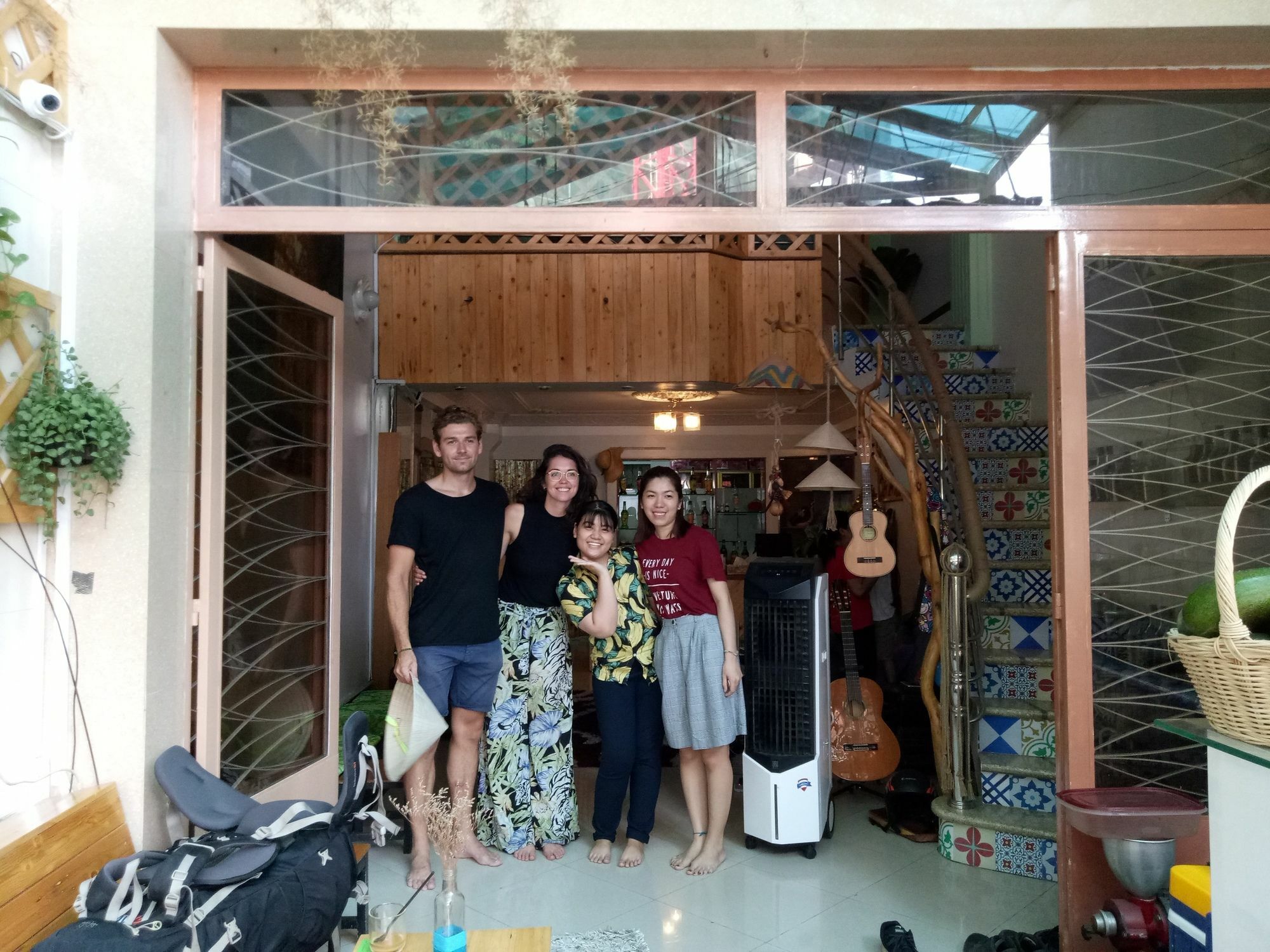 Tropical Vibes Homestay โฮจิมินห์ซิตี้ ภายนอก รูปภาพ