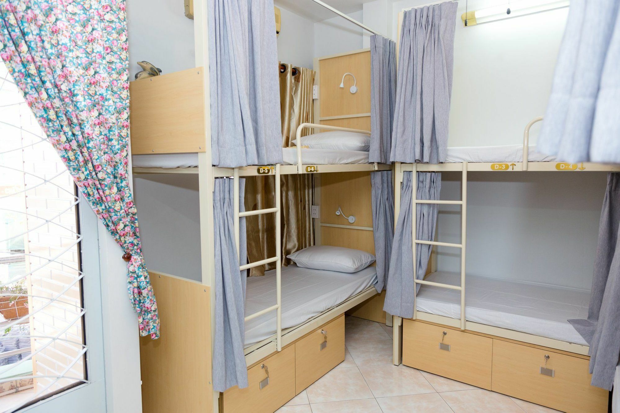 Tropical Vibes Homestay โฮจิมินห์ซิตี้ ภายนอก รูปภาพ